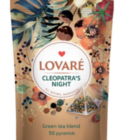 LOVARE Cleopatra’s Night arbata Pasin erkite į LOVARE Cleopatra’s Night – prabangų ir rafinuotą arbatos mišinį, kuris žavi savo nepakartojamu aromatu bei skonio harmonija. Įkvėpta legendinės Egipto karalienės Kleopatros grožio ritualų, ši arbata sukurta tam, kad suteiktų jums atpalaiduojančią ir prabangią gėrimo patirtį. Juodosios arbatos ir žolelių derinys su džiovintais vaisiais, žiedlapiais ir subtiliais prieskoniais užtikrina malonų skonį, tinkantį tiek rytui, tiek jaukiam vakarui. Pagrindinės savybės: ✅ Aukštos kokybės ingredientai – 100% natūrali sudėtis, be dirbtinių priedų. ✅ Unikalus skonių derinys – juodoji arbata, kvapnios gėlės, vaisiai ir prieskoniai. ✅ Išskirtinė pakuotė – elegantiška tubinė dėžutė, išsauganti arbatos šviežumą ir kvapą. Skonio ir aromato profilis: Skonis: sodrus, šiek tiek saldus, su vaisių ir gėlių natomis, papildytas subtiliais prieskonių akcentais. Aromatas: viliojantis, šiltas, su ryškiais vaisių ir gėlių tonais. Konsistencija: švelni ir subalansuota, puikiai tinkanti tiek kasdieniam malonumui, tiek ypatingoms progoms. Paruošimo rekomendacijos: ☕ Karštas gėrimas: 1 arbatinis šaukštelis arbatos užpilamas 200 ml 90–95 °C temperatūros vandens. Pritraukimo laikas – 3–5 min. ❄️ Šalta arbata: 2 arbatinius šaukštelius užpilkite šaltu vandeniu ir palikite šaldytuve 6–8 valandas. Pridėkite ledukų ir mėgaukitės gaivinančiu gėrimu. Kodėl verta rinktis LOVARE Cleopatra’s Night arbatą? 🔹 Išskirtinė kokybė – aukščiausios rūšies arbatos lapeliai ir natūralūs ingredientai. 🔹 Prabangi pakuotė – puiki dovana arbatos mėgėjams. 🔹 Harmoninga skonių kombinacija – tobulas pasirinkimas tiems, kurie ieško unikalių ir subalansuotų skonių. Sudėtis: Žalioji arbata premium kokybės Gunpowser, džiovintas obuolys su ananasais 11.2 , medetkos, Dažinis dygminas, rugiagėlių žiedlapiai 2.4 , rožių žiedai 2 , goji uogos 1.5, natūralus aviečių skonis Tinkama proga ir naudotojas: Ši arbata puikiai tiks tiek kasdieniam ritualui, tiek prabangiai arbatėlei su draugais. Ji idealiai tinka tiems, kurie vertina subtilias ir aromatingas arbatas su išskirtiniais ingredientais.